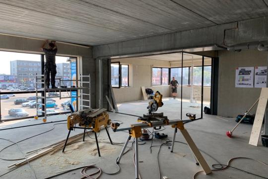 Plaatsen van kozijnen en deuren